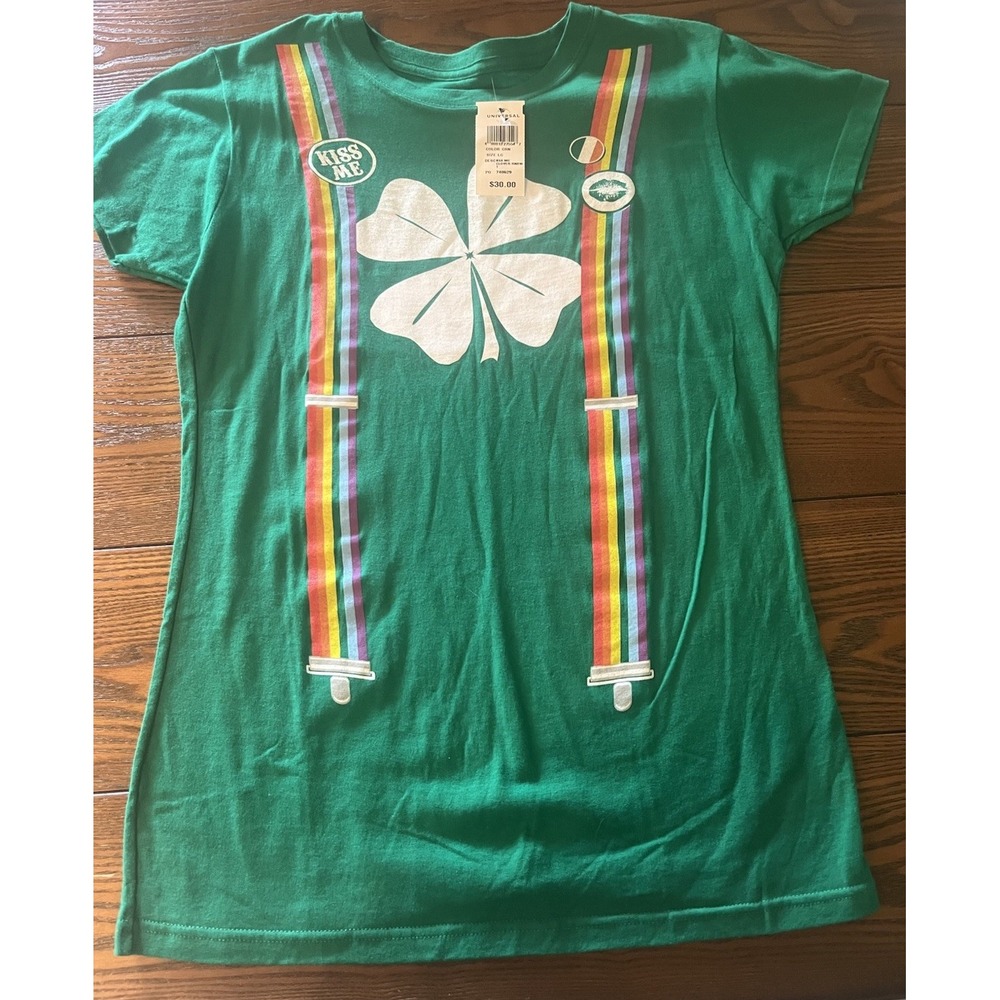 NEW St Patrick's Day Kiss Me Fitted T-Shirt Size L Green Rainbow Suspenders NWT